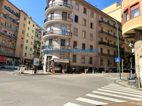 negozio in affitto a Napoli in zona Arenella