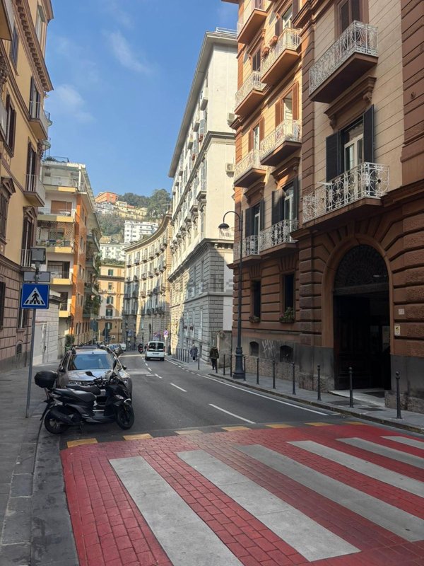 appartamento in affitto a Napoli in zona Chiaia
