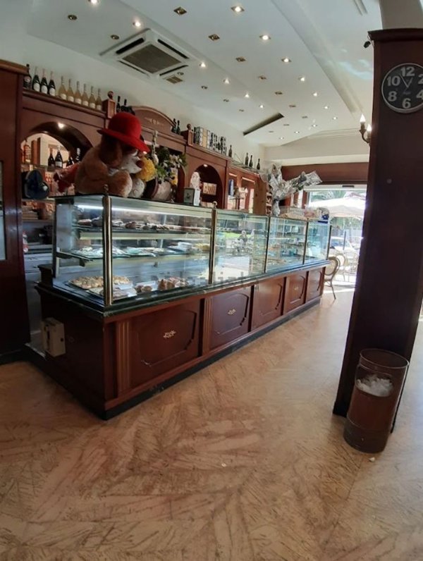 negozio in affitto a Napoli in zona Fuorigrotta