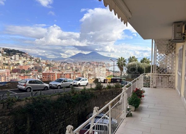 appartamento in affitto a Napoli in zona Chiaia