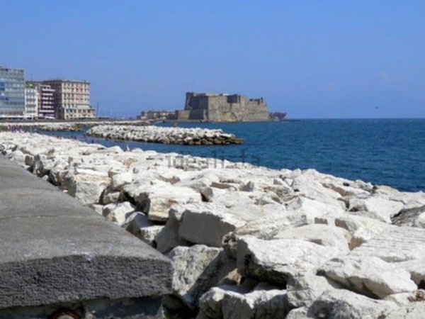ufficio in affitto a Napoli in zona Chiaia