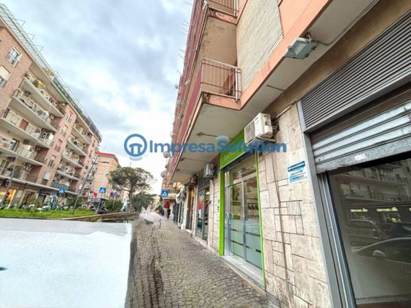 negozio in affitto a Napoli in zona Capodimonte / Colli Aminei