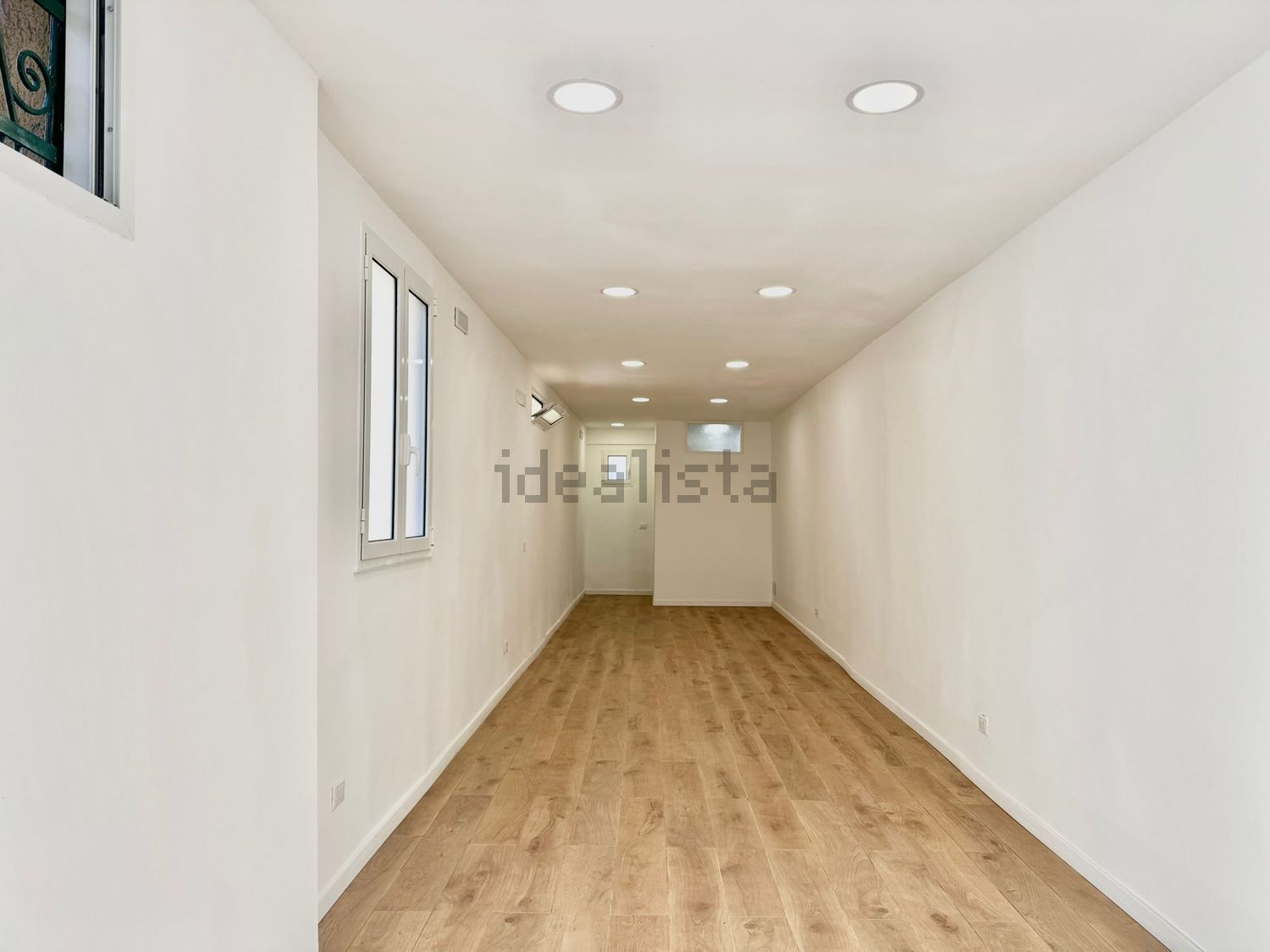 locale commerciale in affitto a Napoli in zona Bagnoli