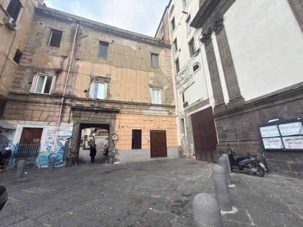 locale commerciale in affitto a Napoli