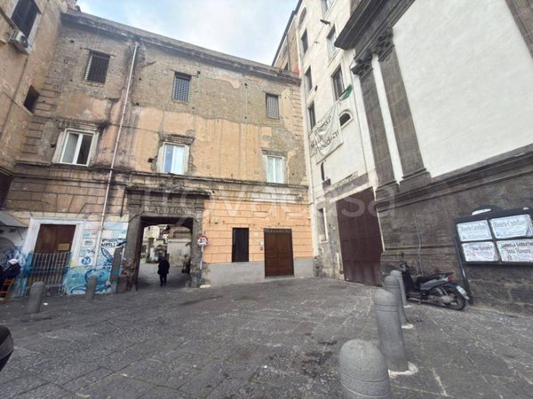 locale commerciale in affitto a Napoli