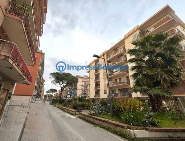 negozio in affitto a Napoli in zona Capodimonte / Colli Aminei