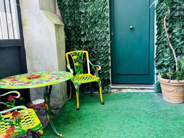 appartamento in affitto a Napoli in zona Chiaia