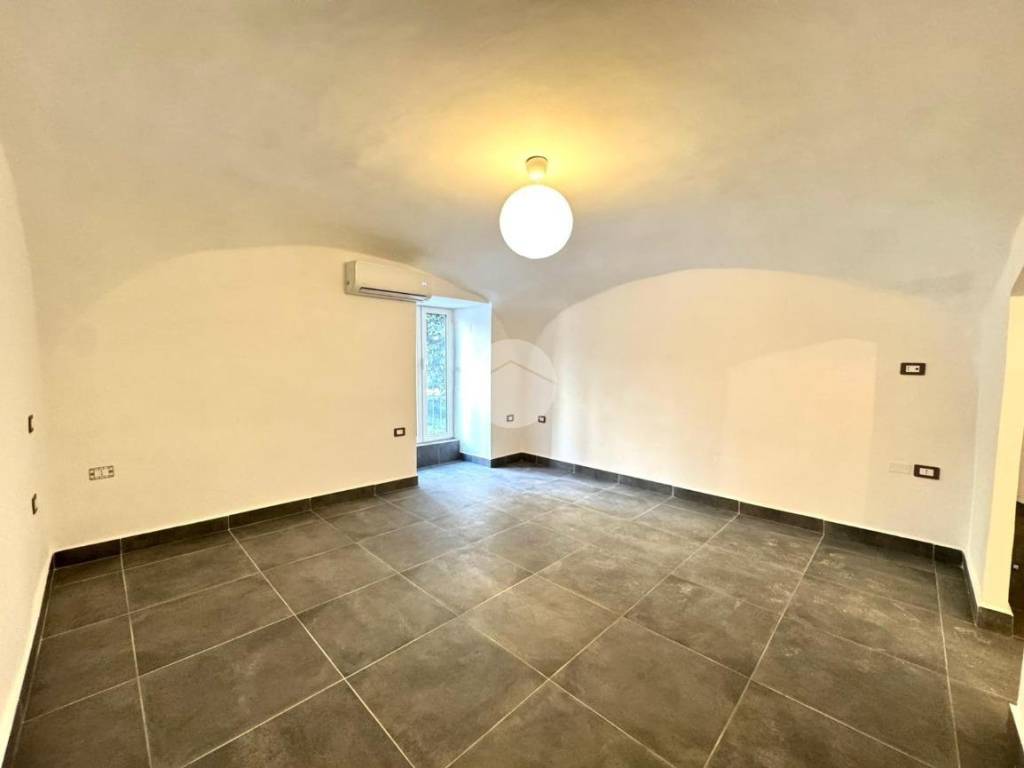 appartamento in affitto a Napoli in zona Stella