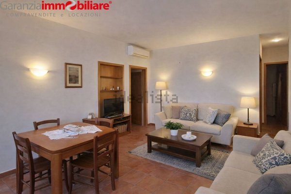 appartamento in affitto a Napoli in zona San Carlo all'Arena