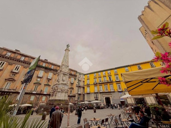 negozio in affitto a Napoli