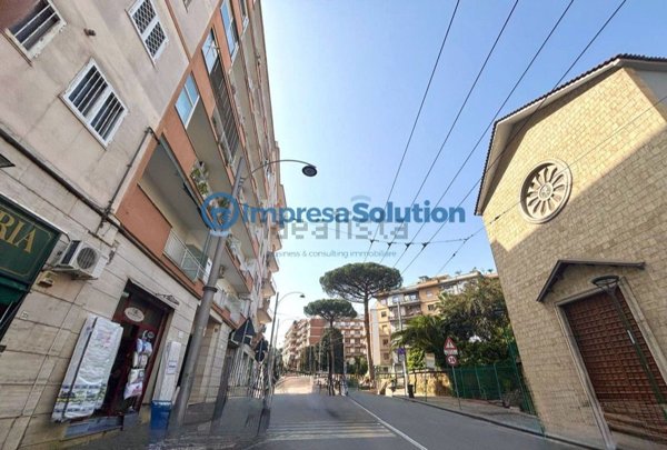 negozio in affitto a Napoli in zona Capodimonte / Colli Aminei