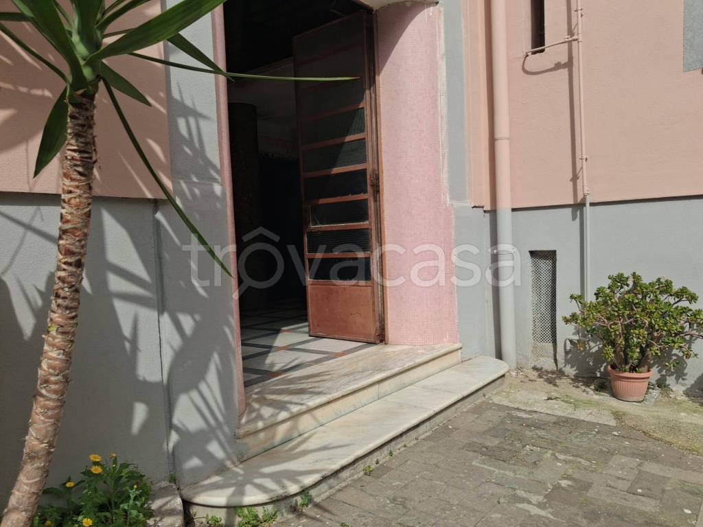 appartamento in affitto a Napoli in zona Stella