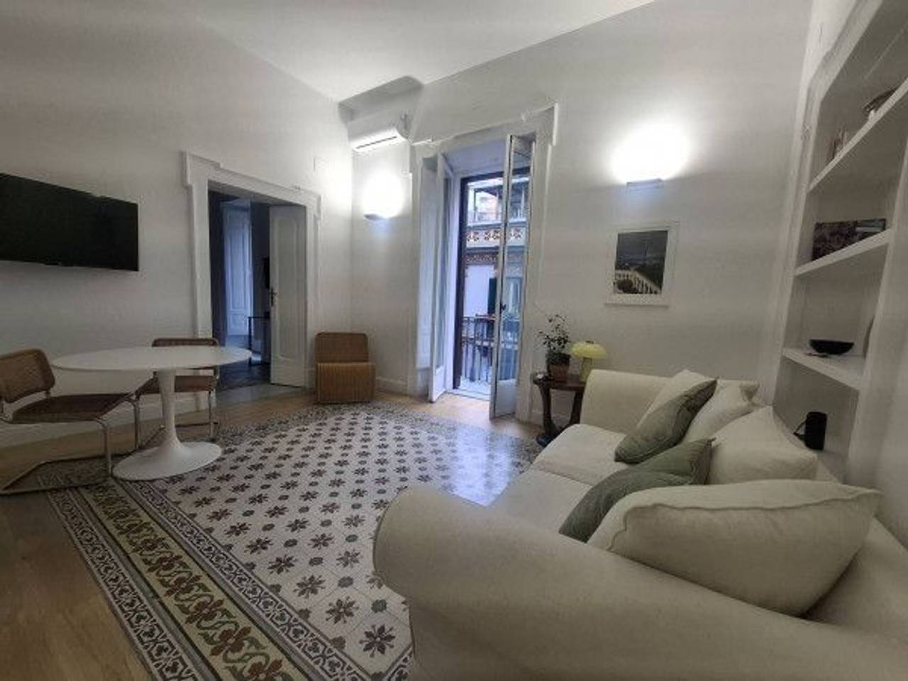 appartamento in affitto a Napoli in zona Chiaia