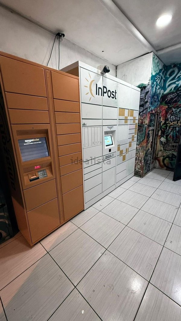 locale commerciale in affitto a Napoli