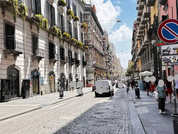 negozio in affitto a Napoli