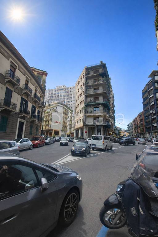 negozio in affitto a Napoli in zona Vomero