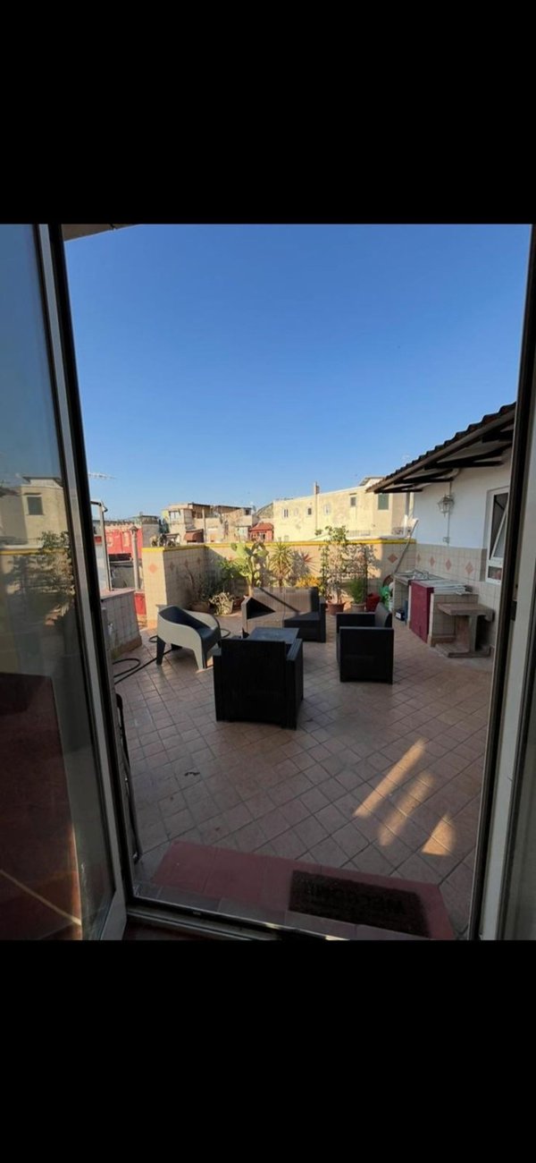 appartamento in affitto a Napoli in zona Stella