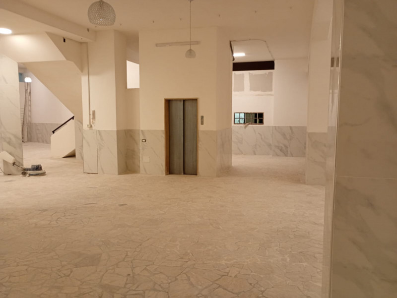 negozio in affitto a Napoli in zona Pendino / San Giuseppe