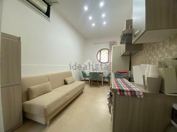 appartamento in affitto a Napoli in zona San Carlo all'Arena