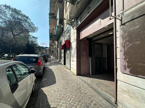 locale commerciale in affitto a Napoli in zona Capodimonte / Colli Aminei