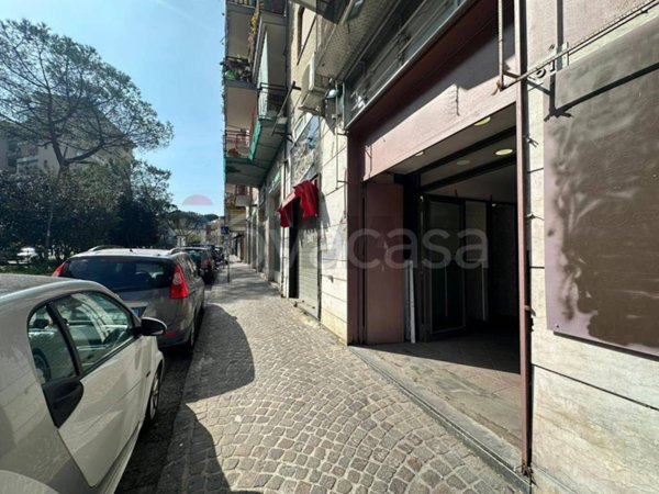 negozio in affitto a Napoli in zona Capodimonte / Colli Aminei