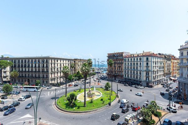 appartamento in affitto a Napoli in zona Chiaia