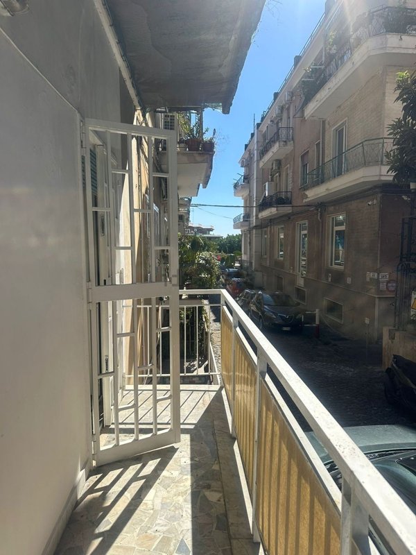 appartamento in affitto a Napoli in zona Chiaia
