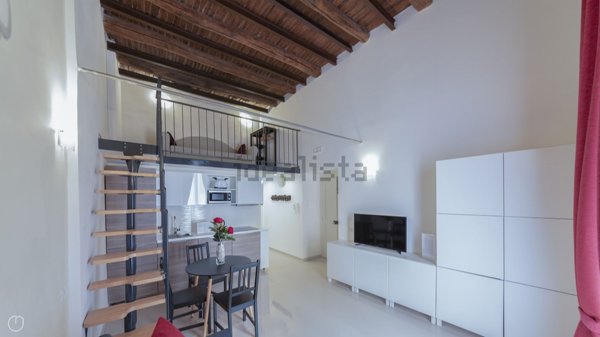 appartamento in affitto a Napoli in zona Mercato