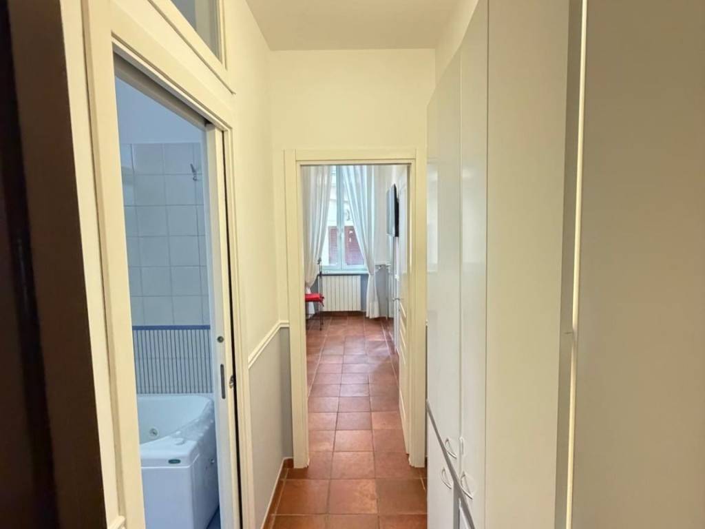 appartamento in affitto a Napoli in zona Chiaia