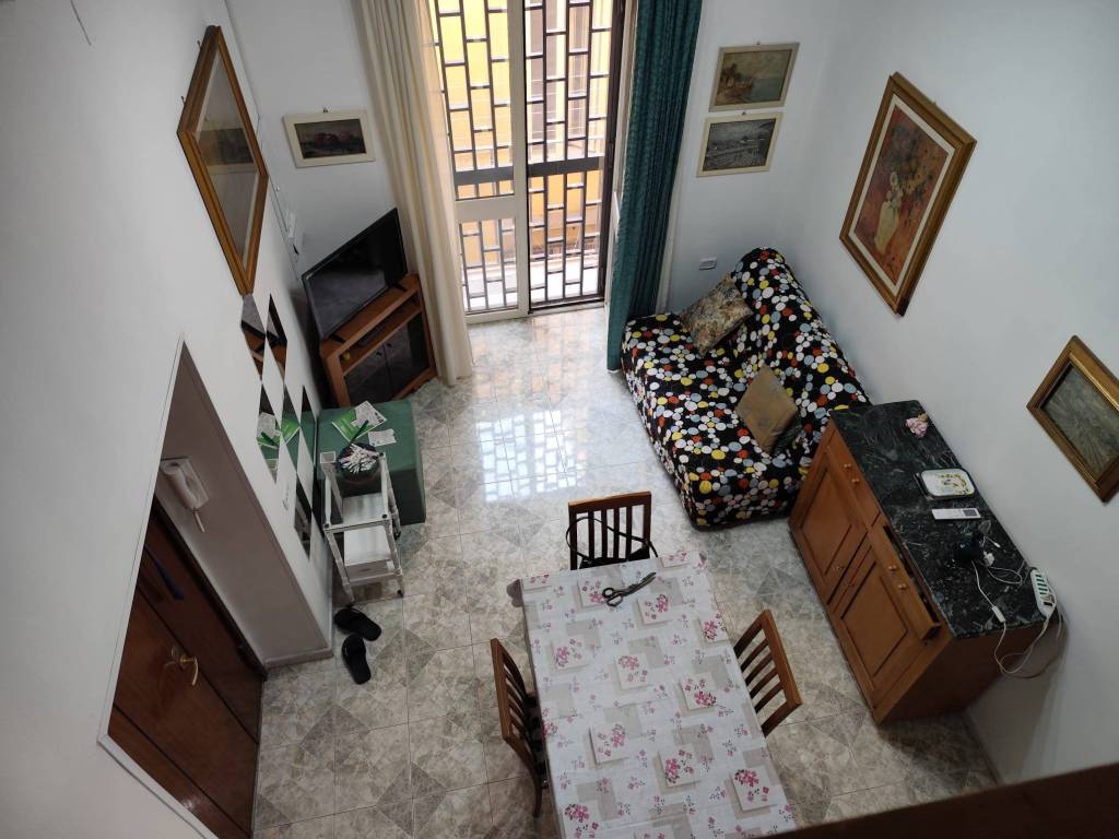 appartamento in affitto a Napoli in zona Chiaia