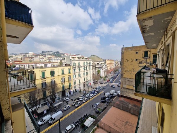 appartamento in affitto a Napoli in zona San Carlo all'Arena