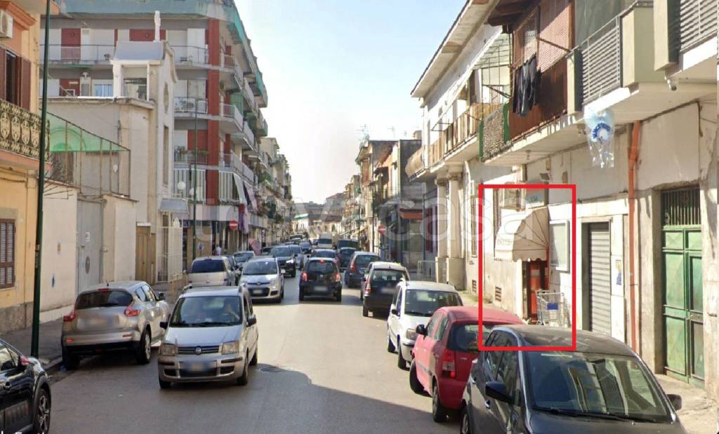 negozio in affitto a Napoli in zona Secondigliano