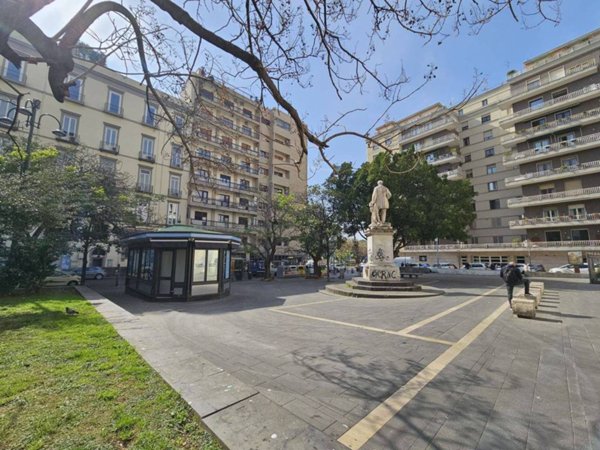 appartamento in affitto a Napoli in zona Chiaia