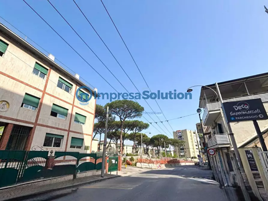negozio in affitto a Napoli in zona Capodimonte / Colli Aminei