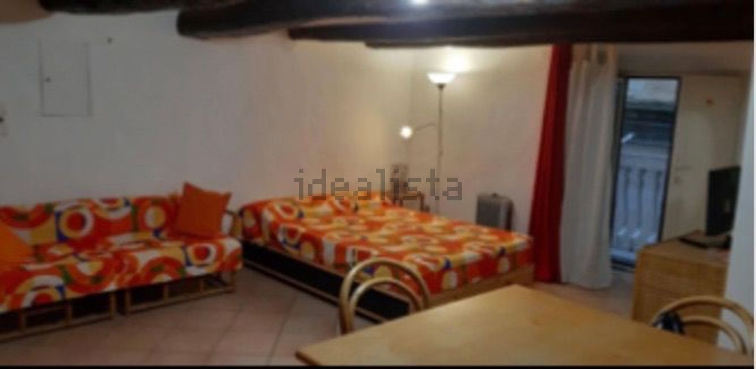 appartamento in affitto a Napoli in zona Chiaia