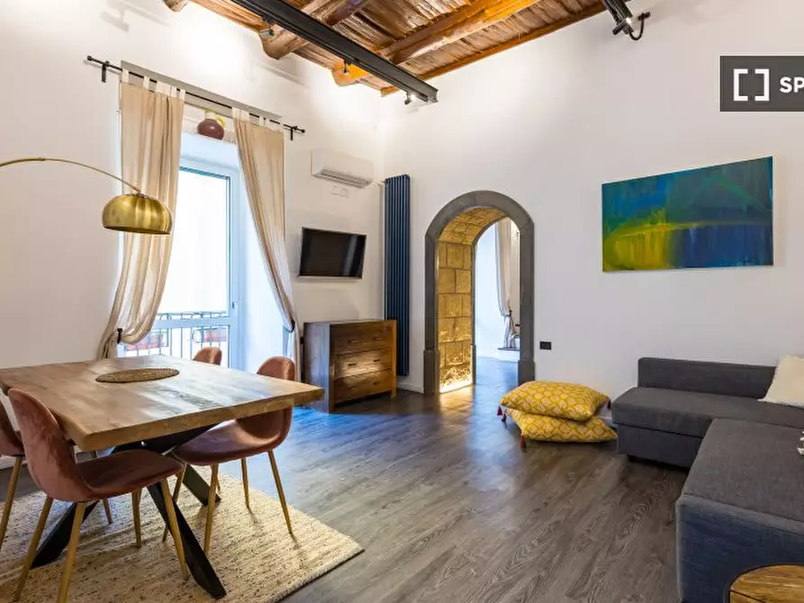 appartamento in affitto a Napoli in zona Chiaia