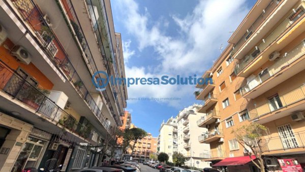 negozio in affitto a Napoli in zona Capodimonte / Colli Aminei