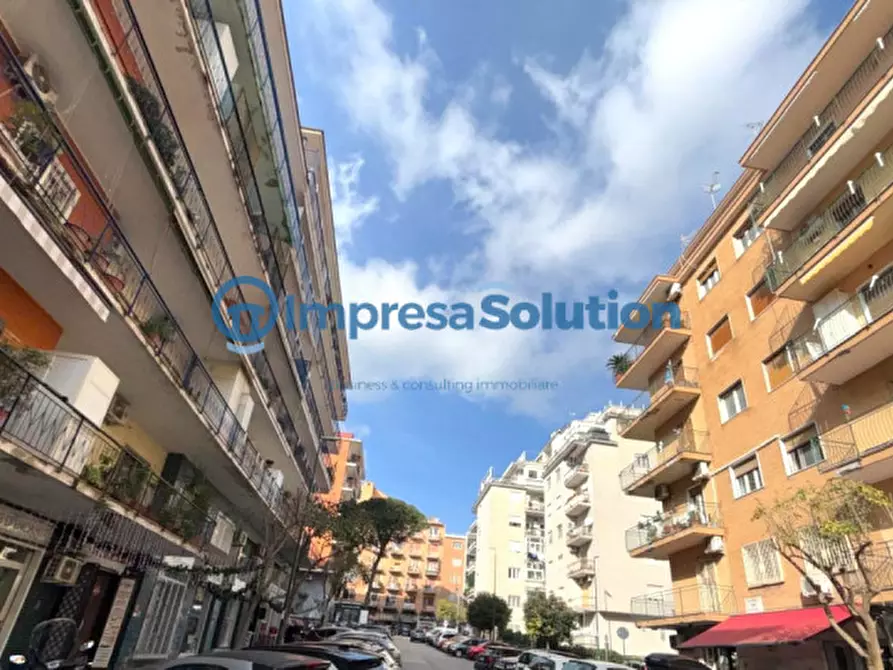 negozio in affitto a Napoli in zona Capodimonte / Colli Aminei