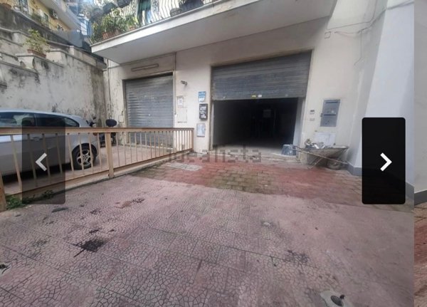 locale commerciale in affitto a Napoli in zona Posillipo