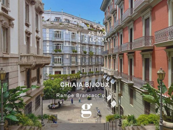 appartamento in affitto a Napoli in zona Chiaia