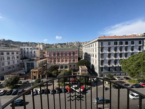 appartamento in affitto a Napoli in zona Chiaia