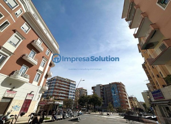 negozio in affitto a Napoli in zona Arenella