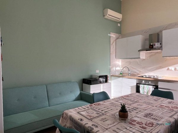 appartamento in affitto a Napoli in zona San Carlo all'Arena