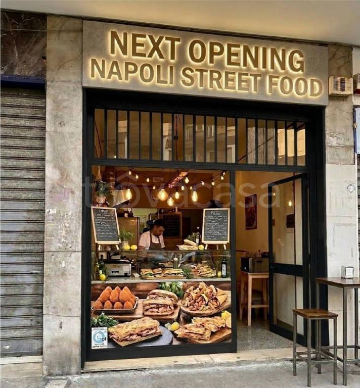 negozio in affitto a Napoli in zona Vomero