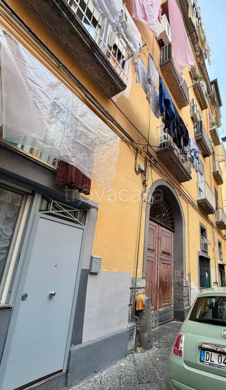 appartamento in affitto a Napoli in zona Stella