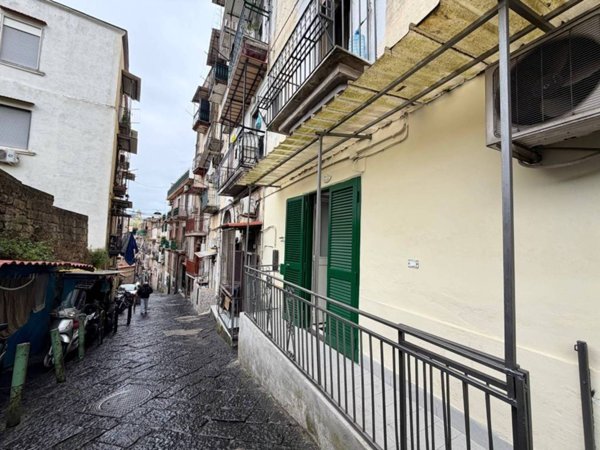 appartamento in affitto a Napoli in zona Stella