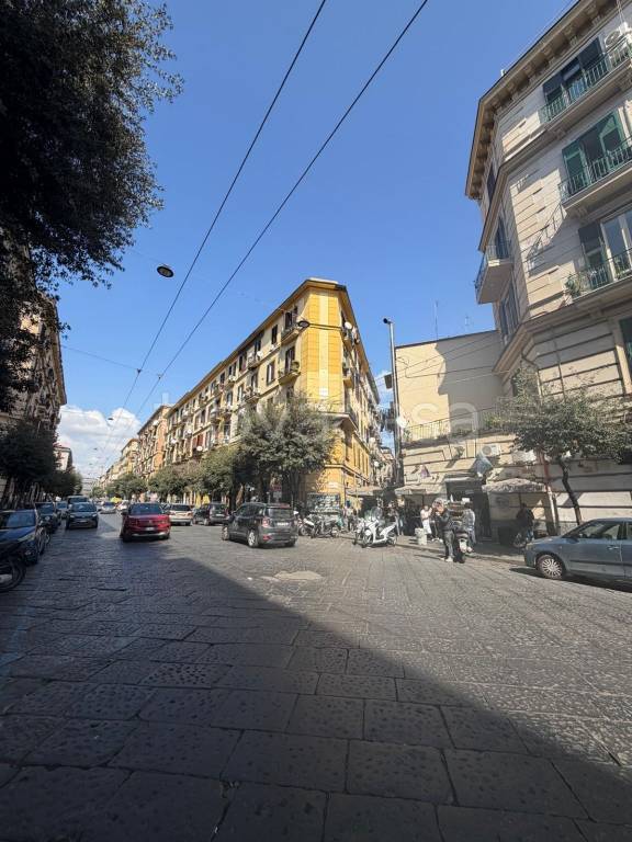 negozio in affitto a Napoli in zona Pendino / San Giuseppe