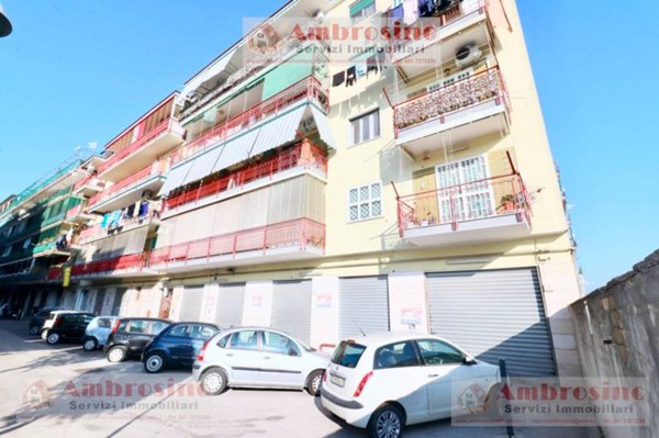 negozio in affitto a Napoli in zona Secondigliano