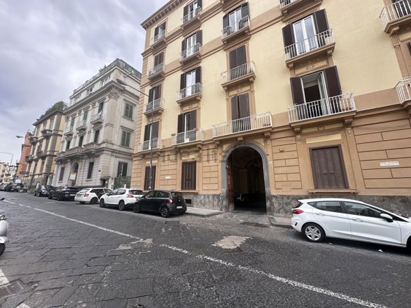 ufficio in affitto a Napoli in zona Chiaia