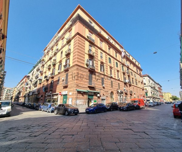 locale commerciale in affitto a Napoli in zona Vicaria